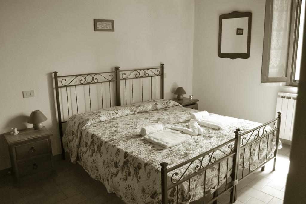 Villa Santa Maria Montalcino Phòng bức ảnh